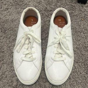 No boundaries Size 11 Men’s white shoes